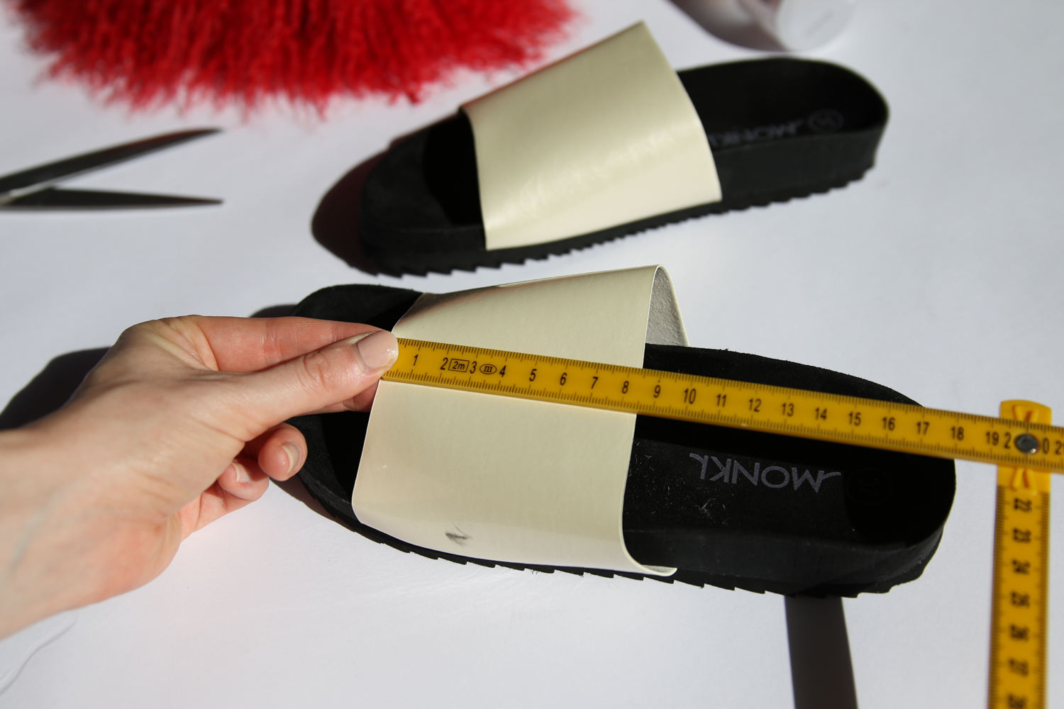 DIY FUR SLIPPERS STEP BY STEP by danish blogger Maria Jernov